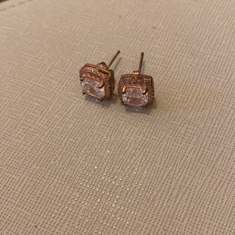 Square earrings - Picture 2 of 3